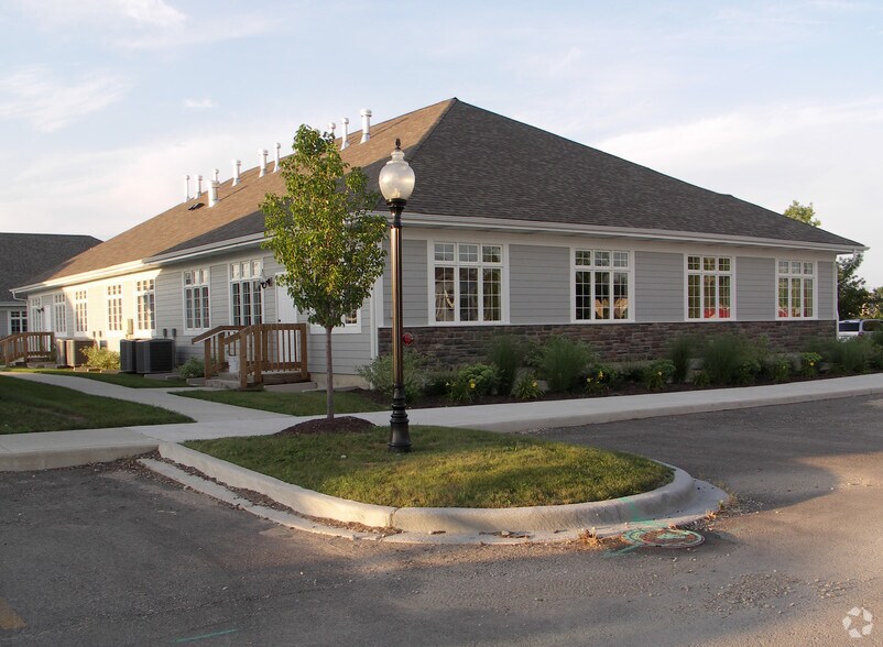 700-730 Fox Glen Ct, Fox River Grove, IL à louer - Photo de l’immeuble – Image 3 sur 14