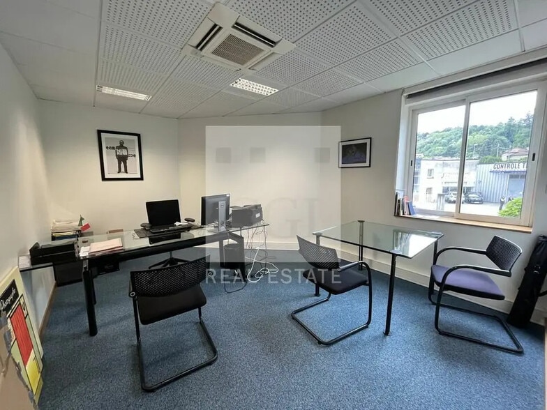 Bureau dans Domarin à vendre - Photo de l’immeuble – Image 2 sur 11