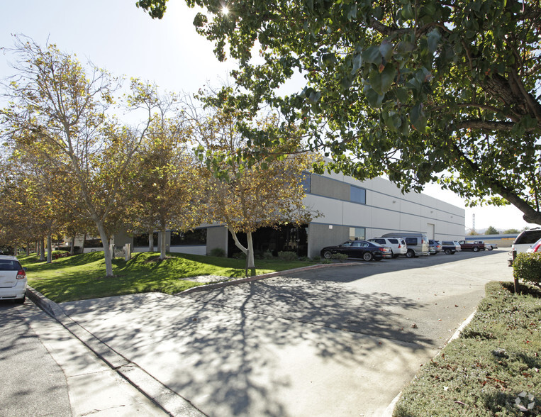 28165 Avenue Crocker, Valencia, CA à louer - Photo principale – Image 3 sur 5