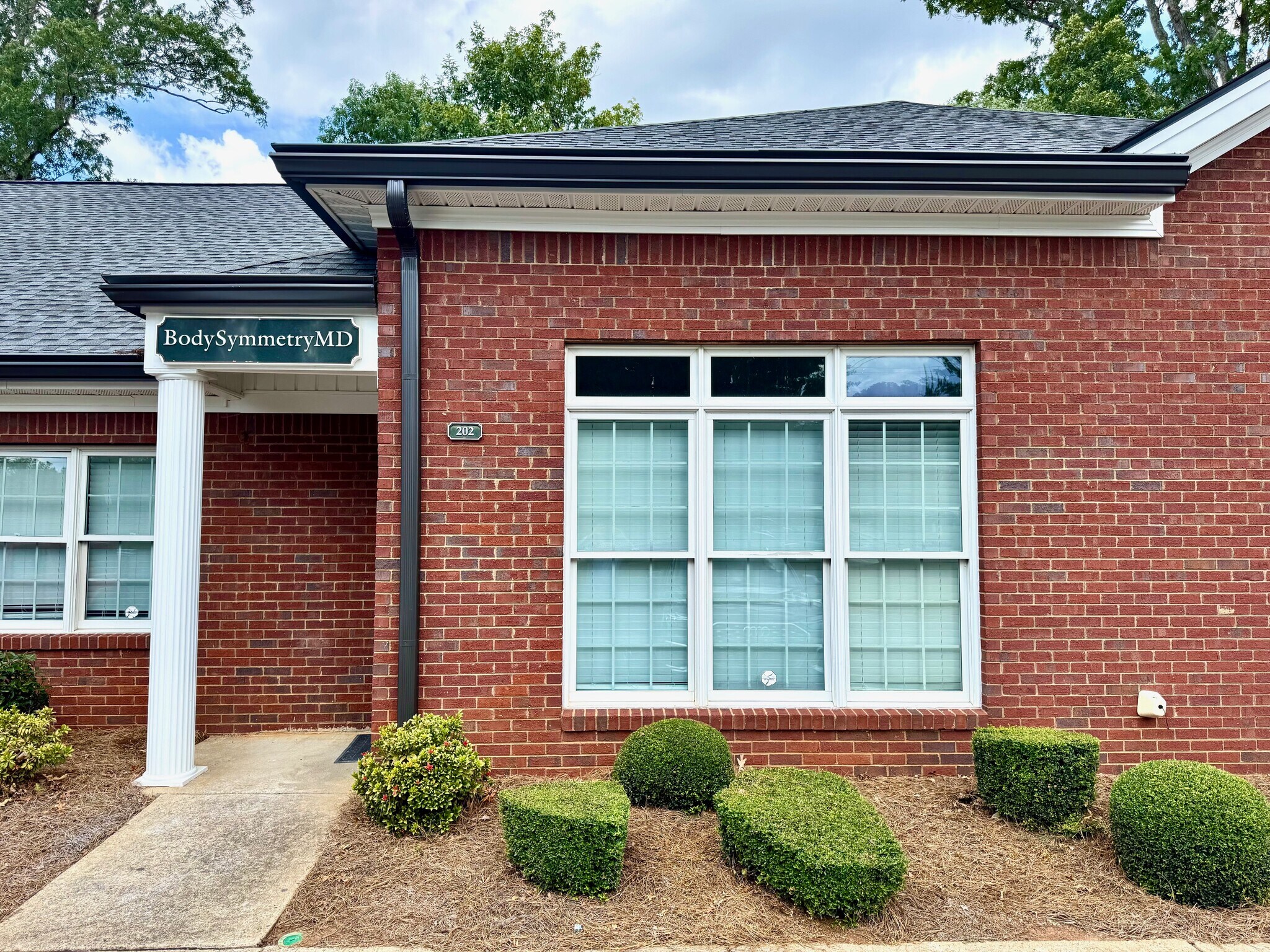201-204 Bombay Ln, Roswell, GA à louer Photo principale– Image 1 sur 14