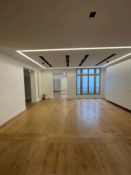 Bureau dans Paris à louer - Photo de l’immeuble – Image 3 sur 4