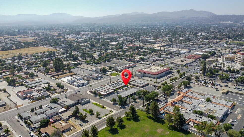 361-397 N San Jacinto St, Hemet, CA à vendre - Aérien – Image 3 sur 6