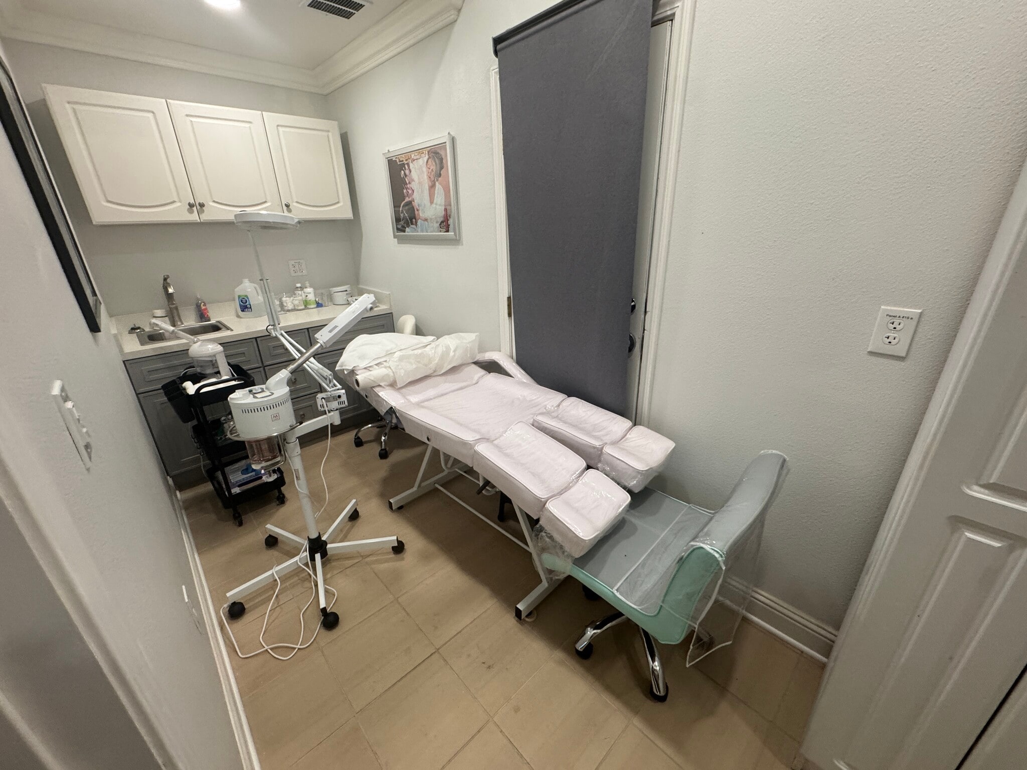 219 South St, Hollister, CA à louer Photo intérieure– Image 1 sur 2