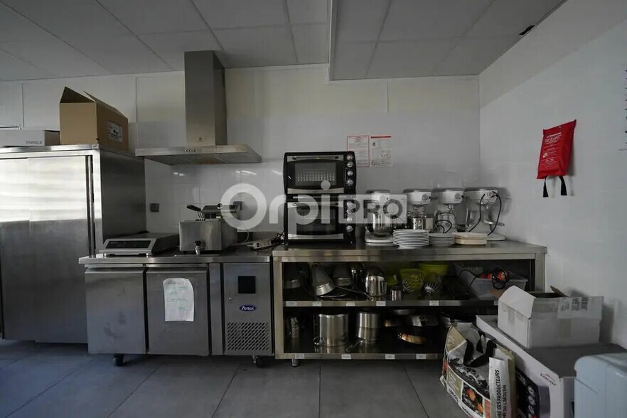 Bureau dans Villeurbanne à louer - Photo de l’immeuble – Image 2 sur 4