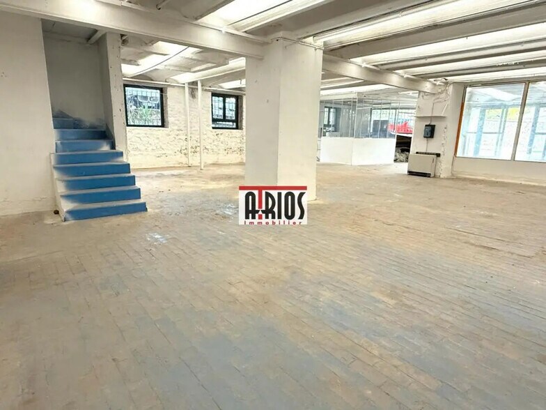 Local d'activités dans Toulon à vendre - Photo de l’immeuble – Image 2 sur 14
