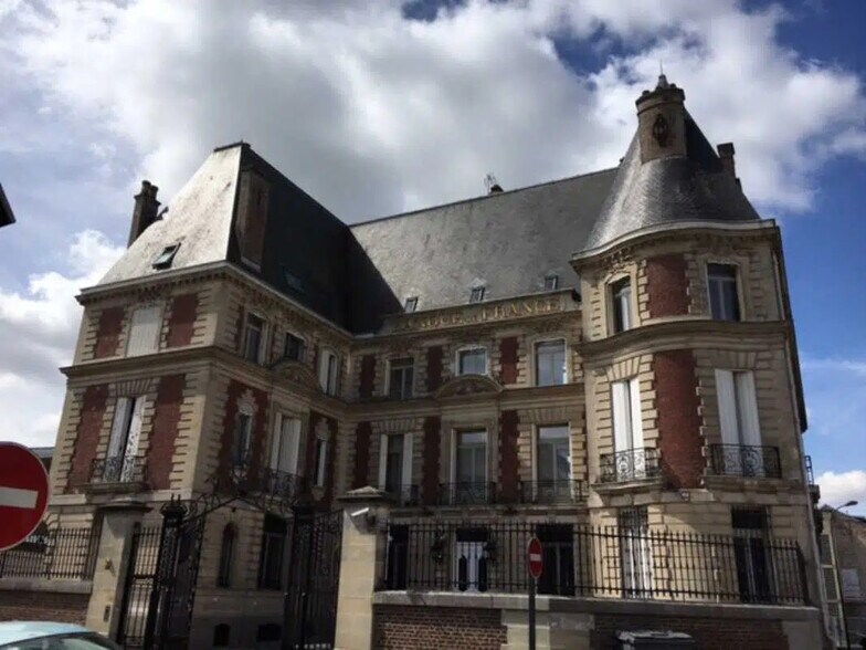 3 Rue D'Alsace, Saint-Quentin à louer - Photo de l’immeuble – Image 3 sur 11