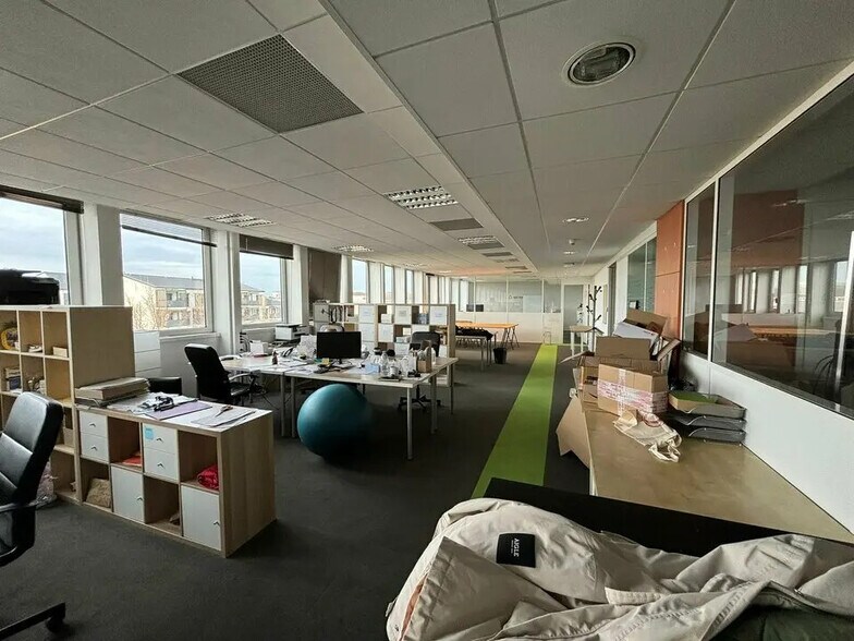 Bureau dans Bordeaux à louer - Photo de l’immeuble – Image 2 sur 3