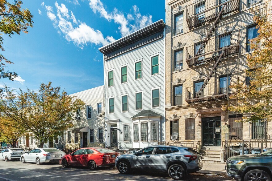 285 Troutman St, Brooklyn, NY à vendre - Photo de l’immeuble – Image 3 sur 10