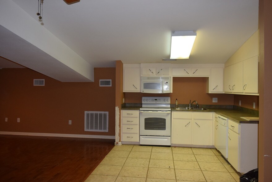 4190 Highway 64, Plumerville, AR à louer - Photo intérieure – Image 2 sur 15