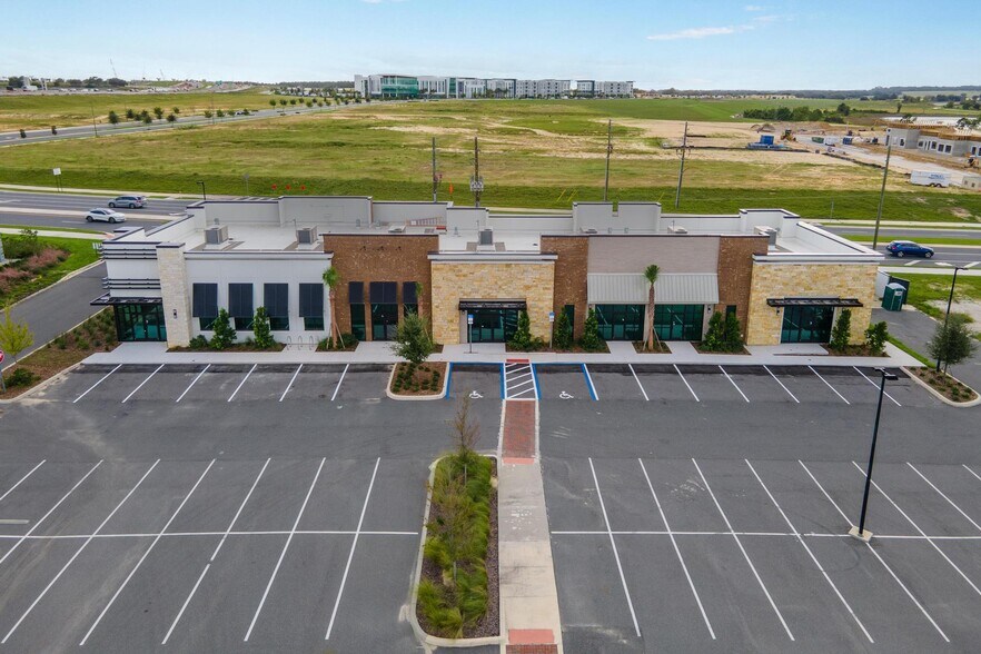 7159 Avalon Rd, Winter Garden, FL à louer - Photo de l’immeuble – Image 3 sur 19