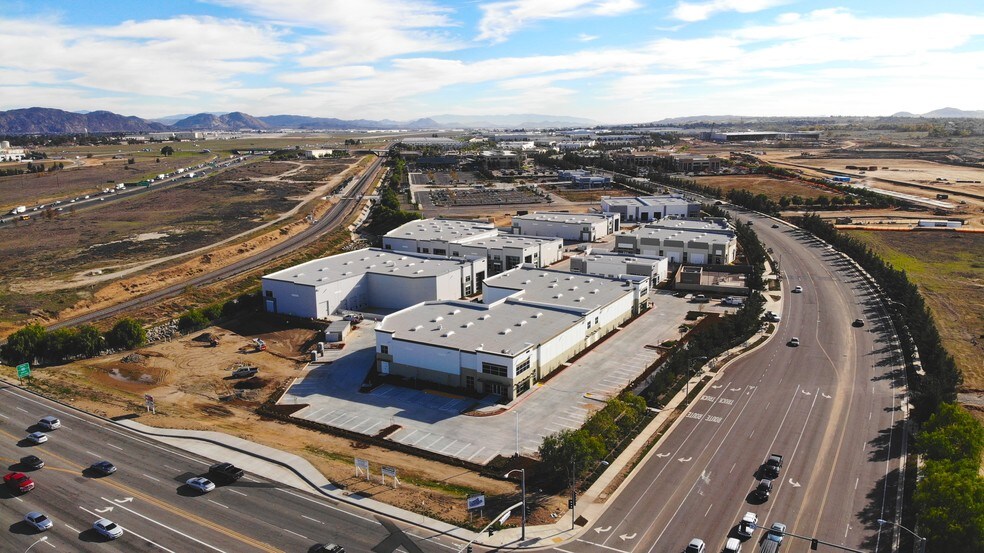 14130 Meridian Pky, Riverside, CA à louer - Photo de l’immeuble – Image 3 sur 6