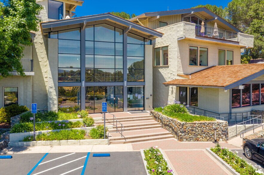 2440 Sand Hill Rd, Menlo Park, CA à louer - Photo de l’immeuble – Image 2 sur 3