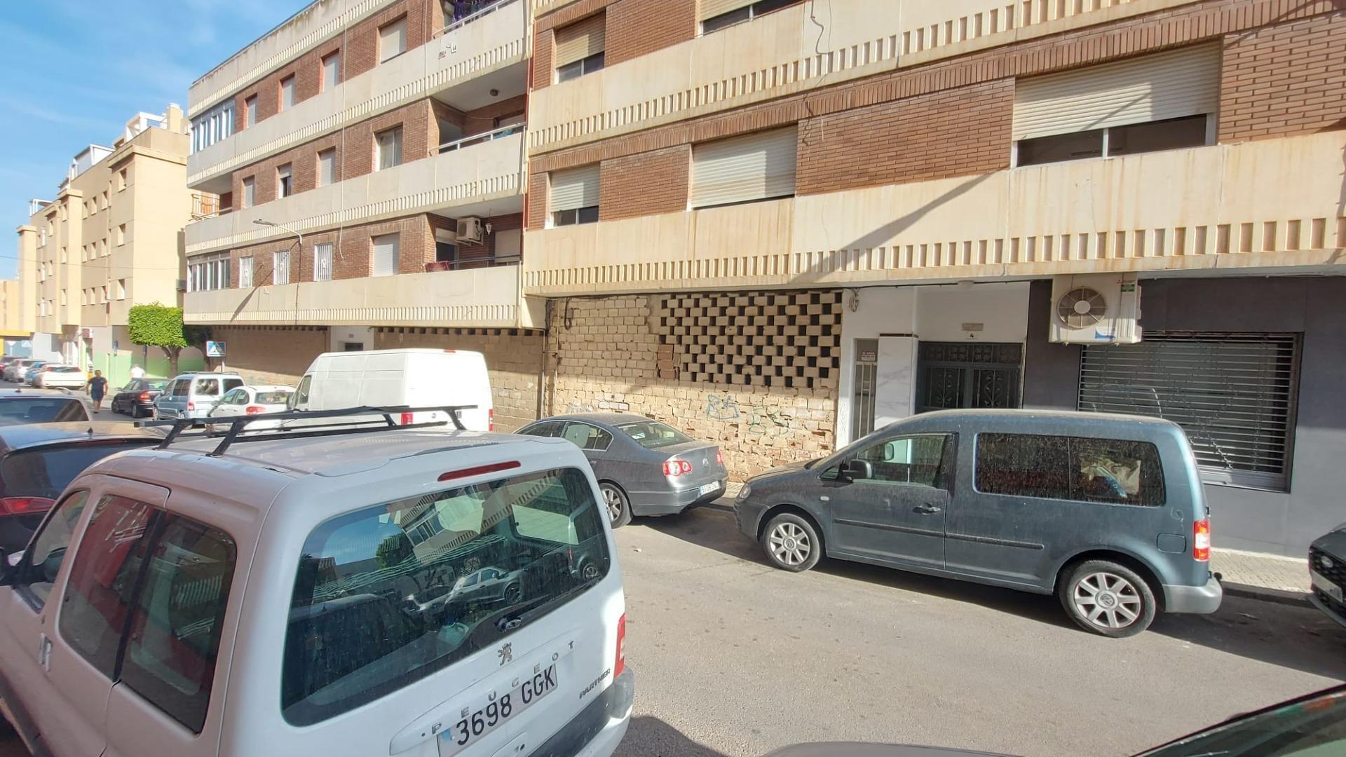 Local commercial dans El Ejido, Almería à vendre Photo de l’immeuble– Image 1 sur 4