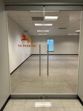 2250 E Devon Ave, Des Plaines, IL à louer Photo intérieure– Image 1 sur 5