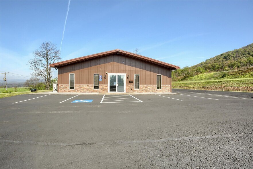 55 W Shortcut Rd, Newport, PA à vendre - Photo principale – Image 1 sur 37