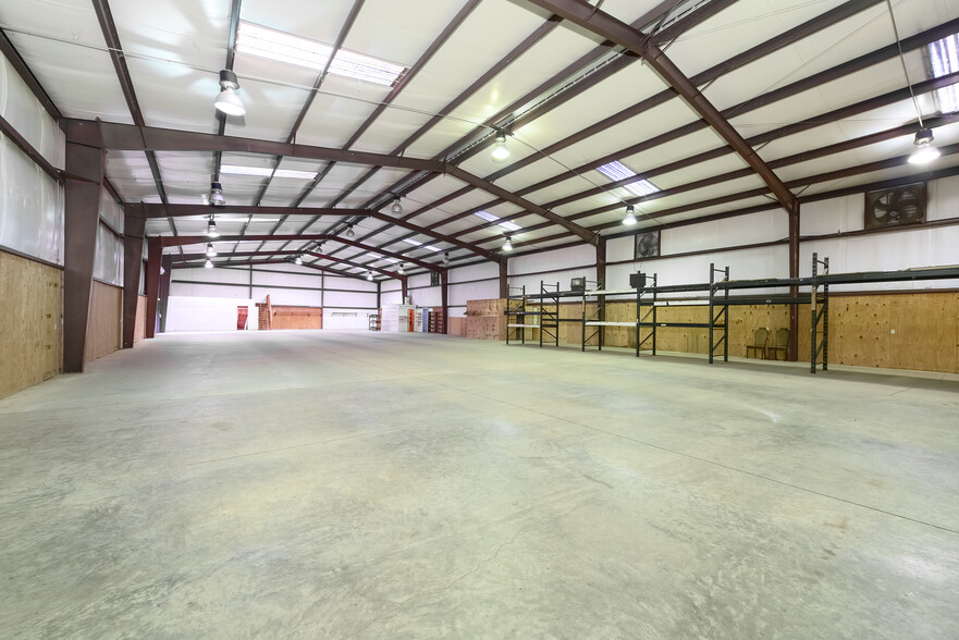 307 E Maple Ave, Geneva, AL à louer - Photo principale – Image 1 sur 27