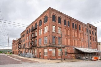 Plus de détails pour 202 Main St, Saint Joseph, MO - Industriel/Logistique à louer
