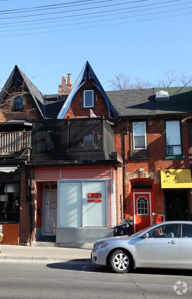 555 Parliament St, Toronto, ON à louer - Photo de l’immeuble – Image 2 sur 10