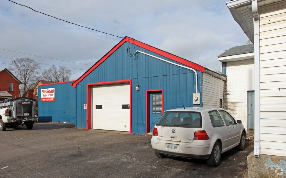 181 Albert St, Oshawa, ON à vendre - Photo de l’immeuble – Image 2 sur 2
