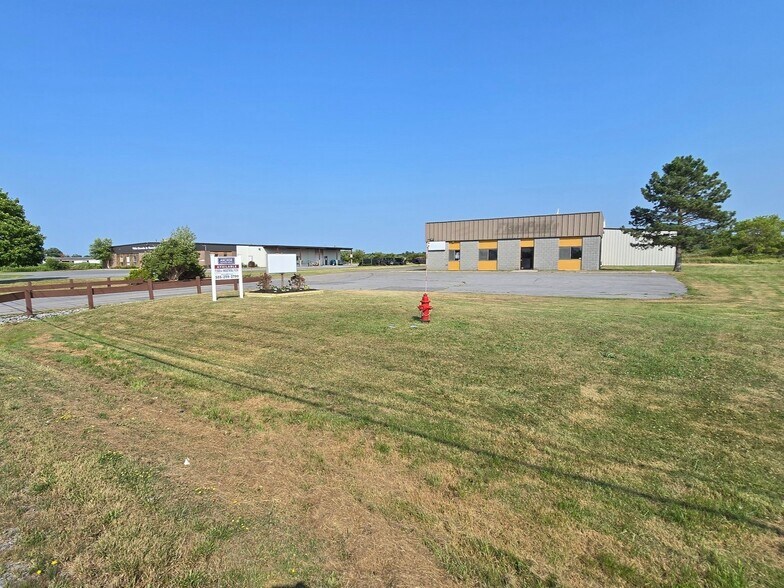 22672 Murrock Cir, Watertown, NY à vendre - Photo de l’immeuble – Image 3 sur 14