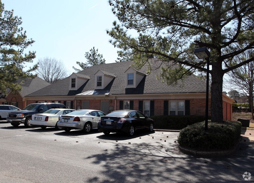 2032 Exeter Rd, Germantown, TN à louer - Photo de l’immeuble – Image 2 sur 2