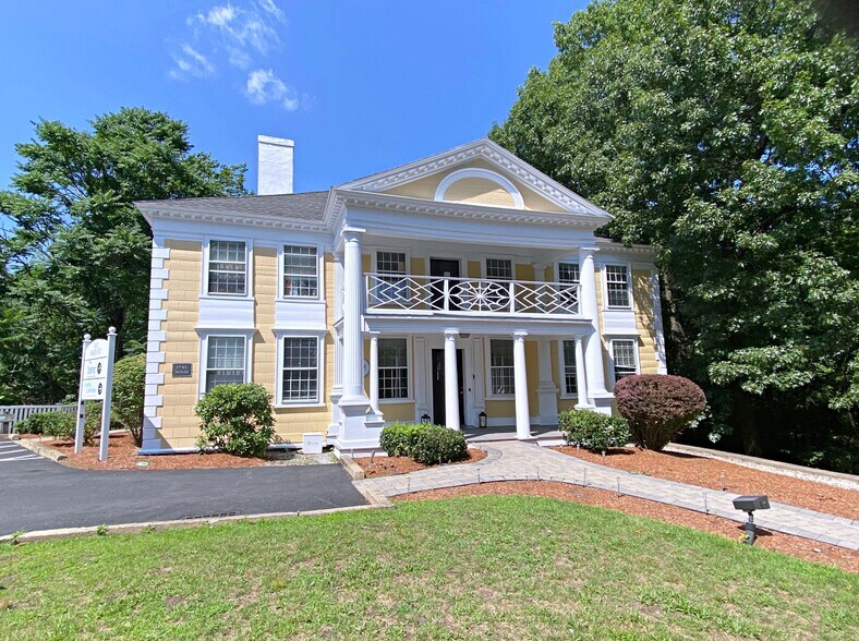 827 Main St, Woburn, MA à louer - Photo de l’immeuble – Image 2 sur 13