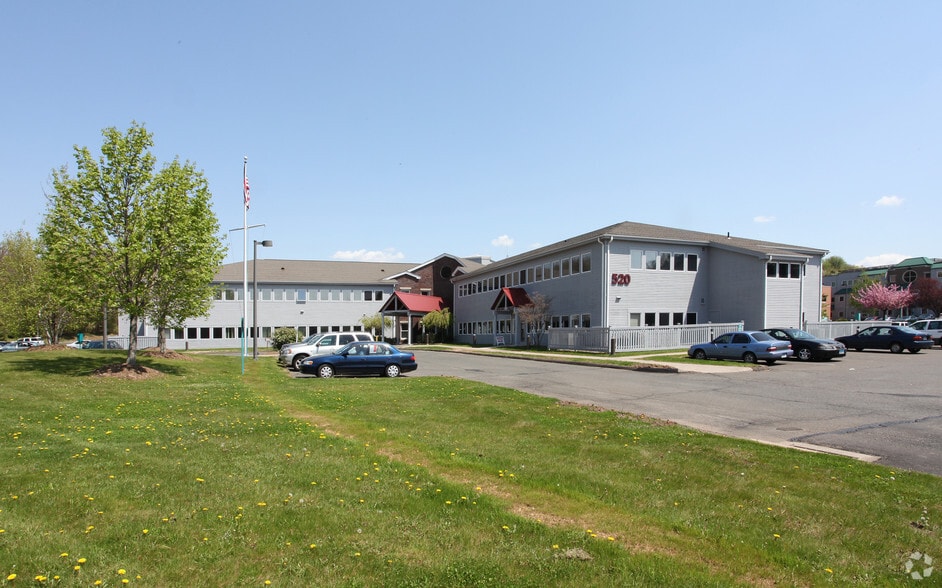 520 Saybrook Rd, Middletown, CT à louer - Photo principale – Image 1 sur 18