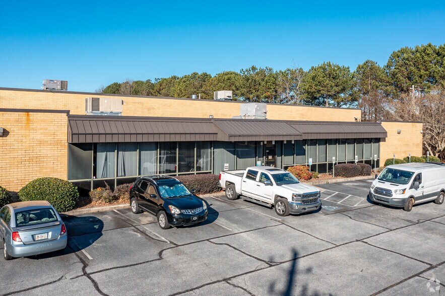 1640 Stone Ridge Dr, Stone Mountain, GA à louer - Photo de l’immeuble – Image 3 sur 4