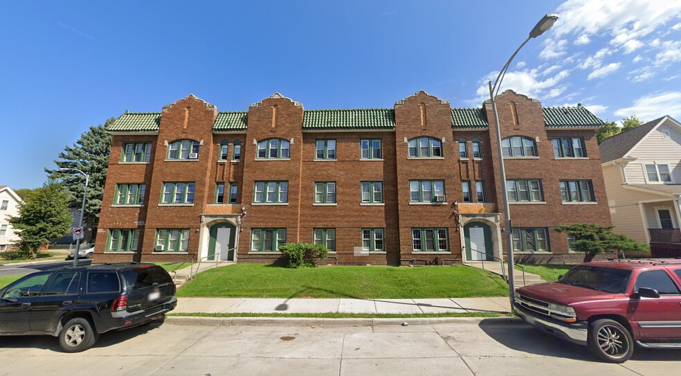 1950 N 20th St, Milwaukee, WI à vendre - Photo de l’immeuble – Image 1 sur 9
