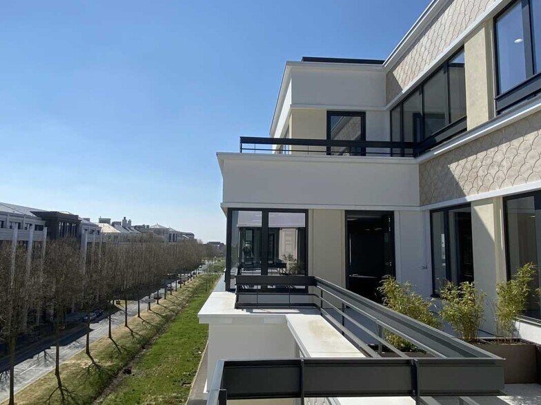24-26 Avenue Hergé, Chessy à vendre - Photo de l’immeuble – Image 3 sur 7