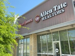 114 Russet Run, Pittsboro, NC à louer Photo de l’immeuble– Image 2 sur 5