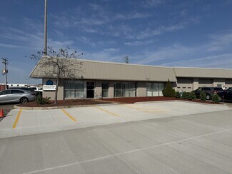 Plus de détails pour 1230 S West Ave, Waukesha, WI - Local d'activités à louer