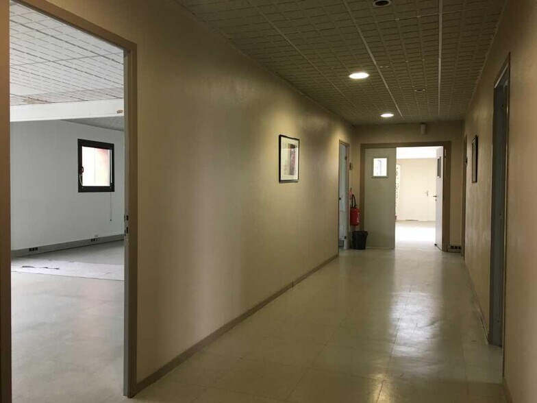 Bureau dans Mont-Saint-Aignan à louer - Photo de l’immeuble – Image 3 sur 6