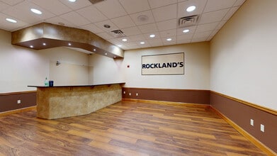 2 Medical Park Dr, West Nyack, NY à louer Numérisation 3D Matterport– Image 1 sur 12