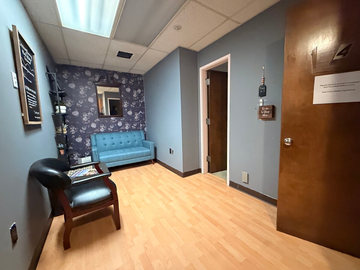 333 School St, Pawtucket, RI 02860 - Lot 213 - - Photo intérieure - Image 1 of 21