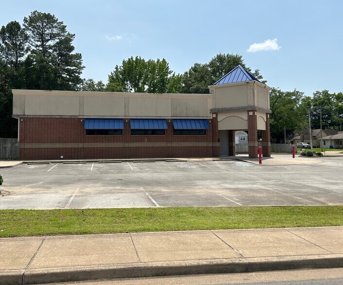 533 W Nettleton Ave, Jonesboro, AR à louer - Photo de l’immeuble – Image 3 sur 16