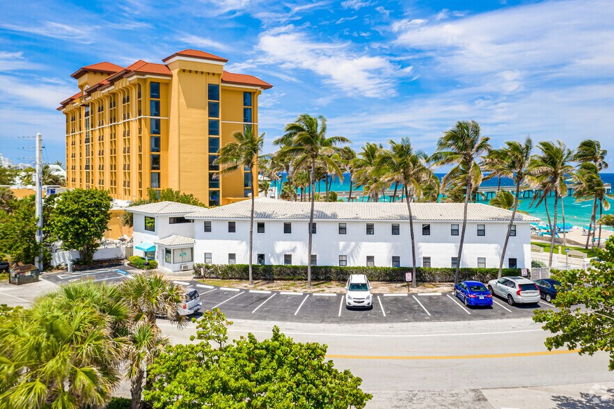 100 NE 20th Ter, Deerfield Beach, FL à vendre - Photo de l’immeuble – Image 3 sur 7