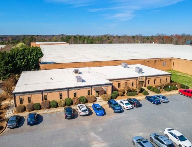 2555 Penny Rd, Claremont, NC à louer - Photo de l’immeuble – Image 1 sur 4
