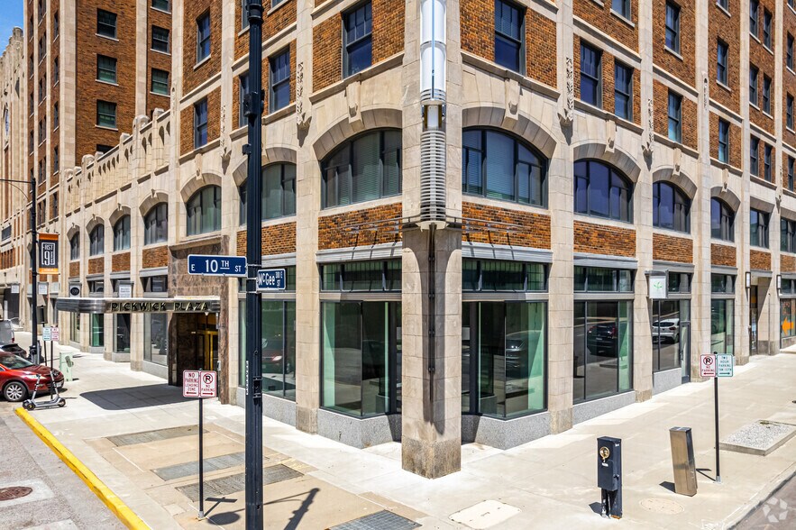 939 McGee St, Kansas City, MO à louer - Photo de l’immeuble – Image 3 sur 14