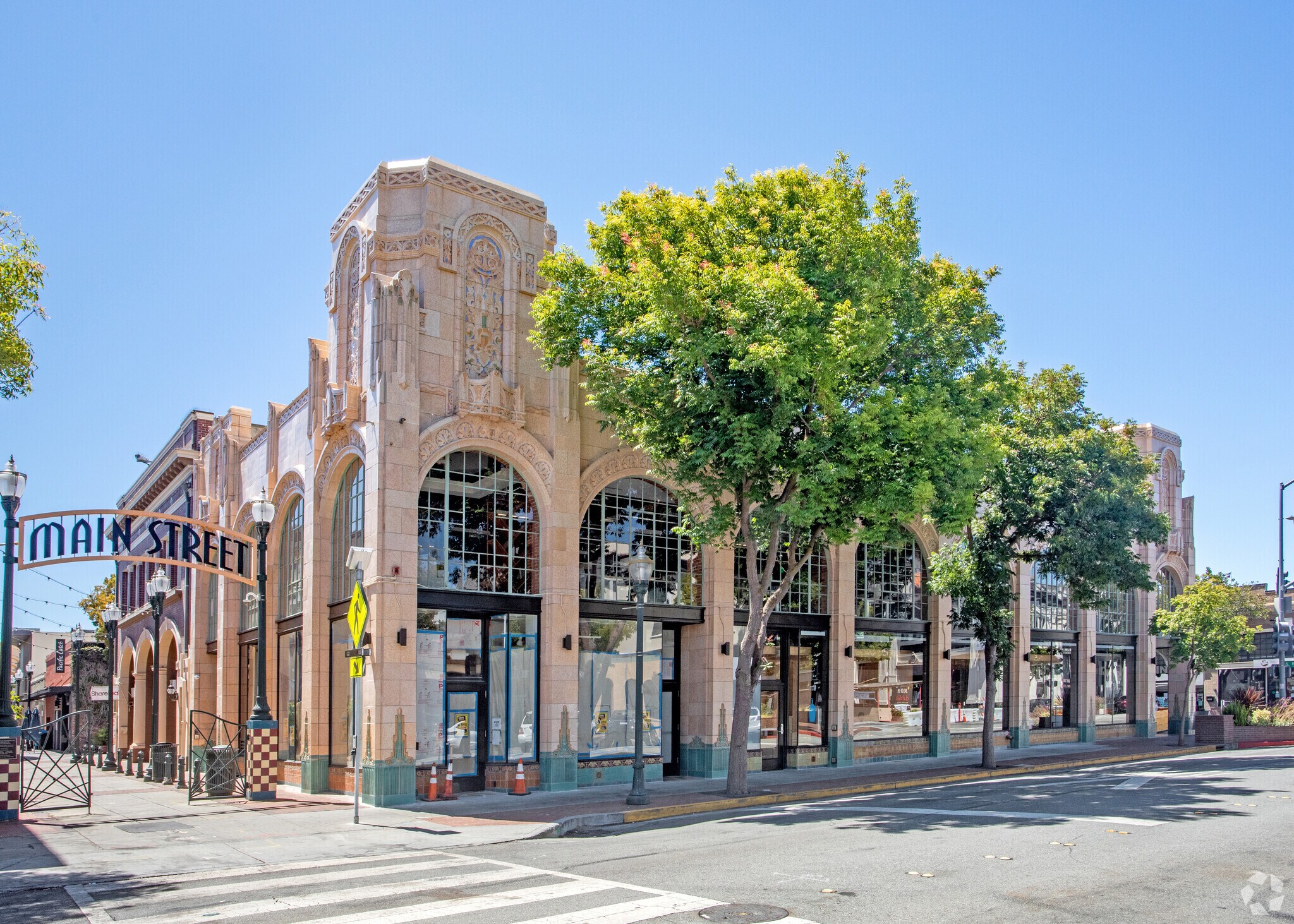 201 S B St, San Mateo, CA à louer Photo principale– Image 1 sur 7