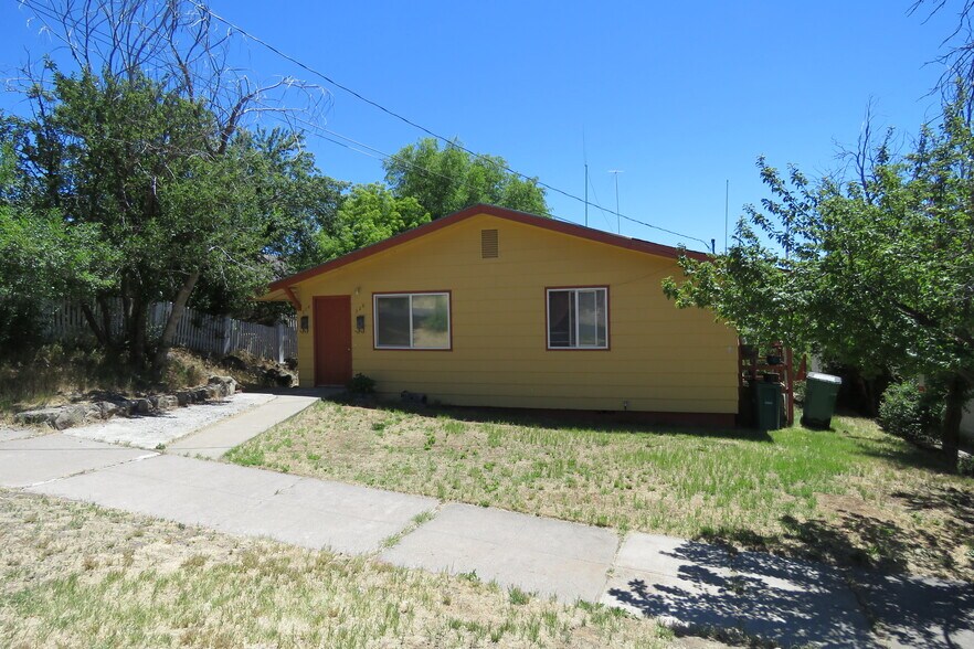 326 Jefferson St, Klamath Falls, OR à vendre - Photo de l’immeuble – Image 2 sur 10