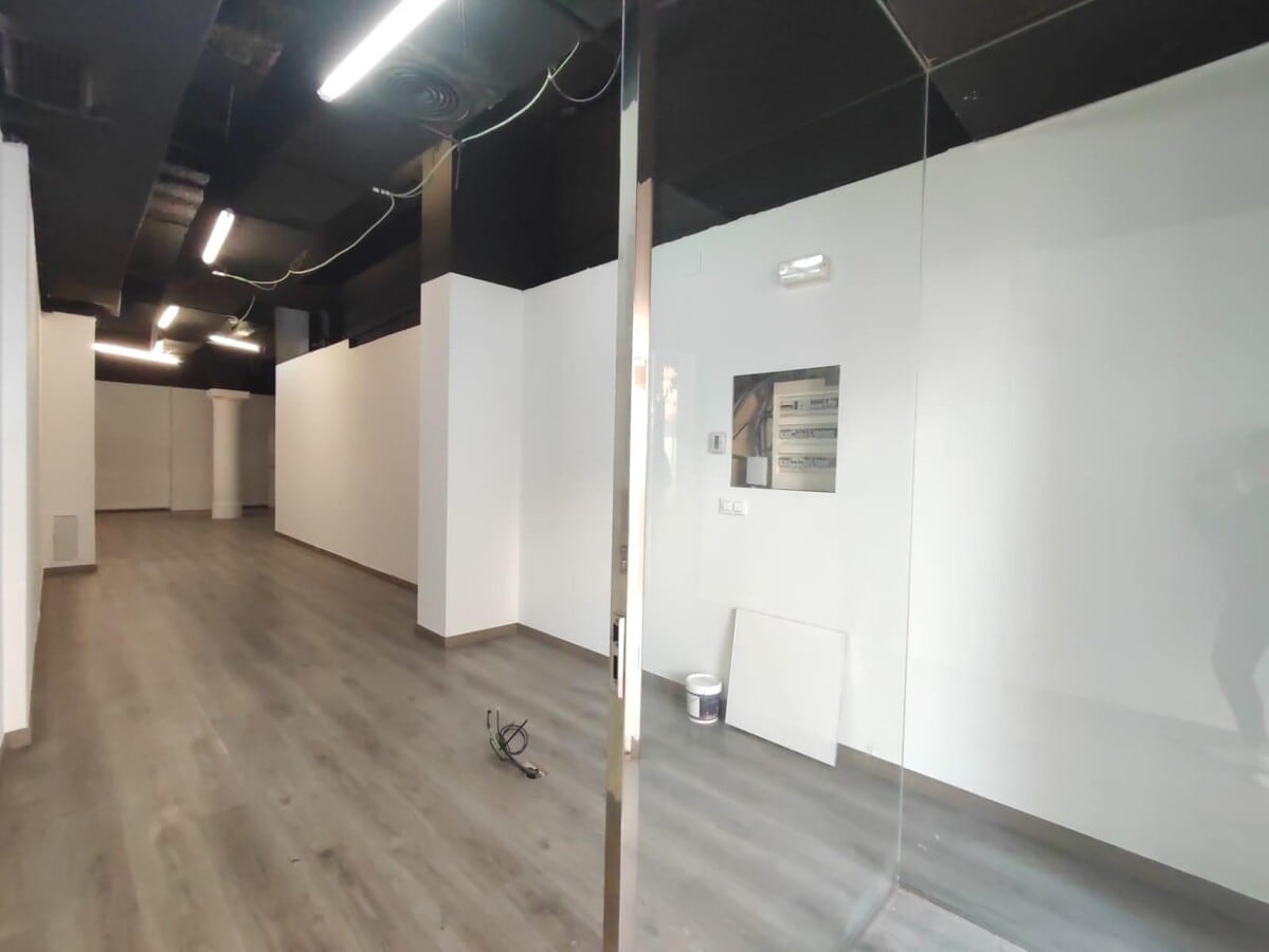 Manresa, BAR 08241 - Lot - - - Photo intérieure - Image 1 of 13