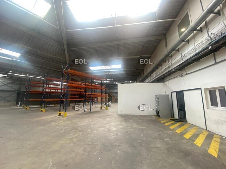Industriel/Logistique dans Collégien à louer - Photo intérieure – Image 2 sur 11