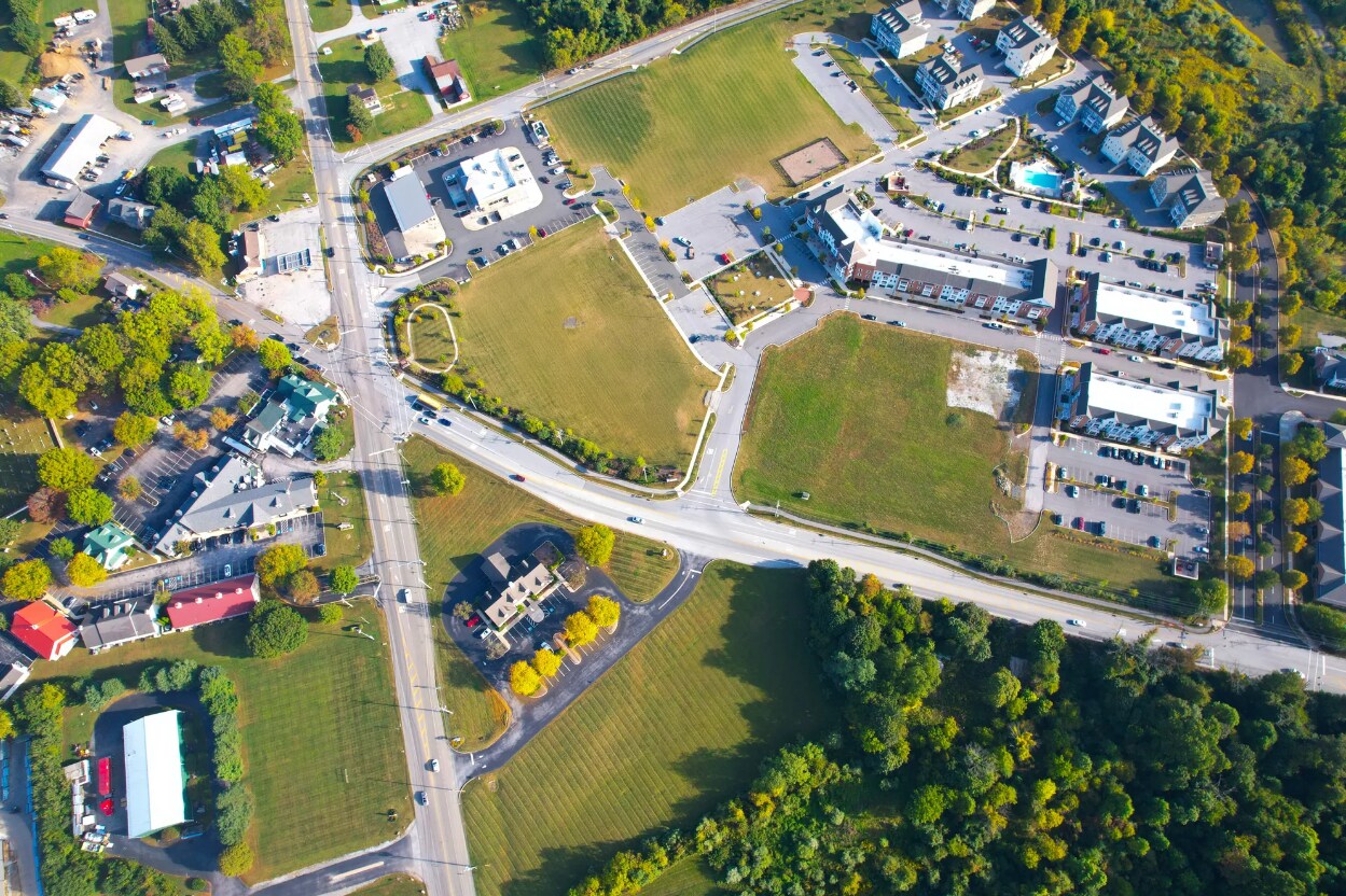 225 Windgate Dr, Chester Springs, PA à vendre Photo de l’immeuble– Image 1 sur 8