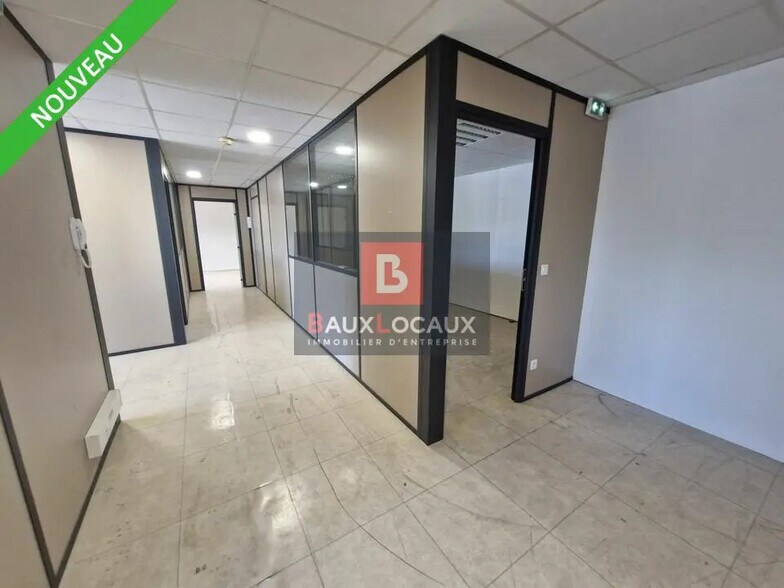 Local commercial dans Châteauneuf-les-Martigues à louer - Photo de l’immeuble – Image 2 sur 6