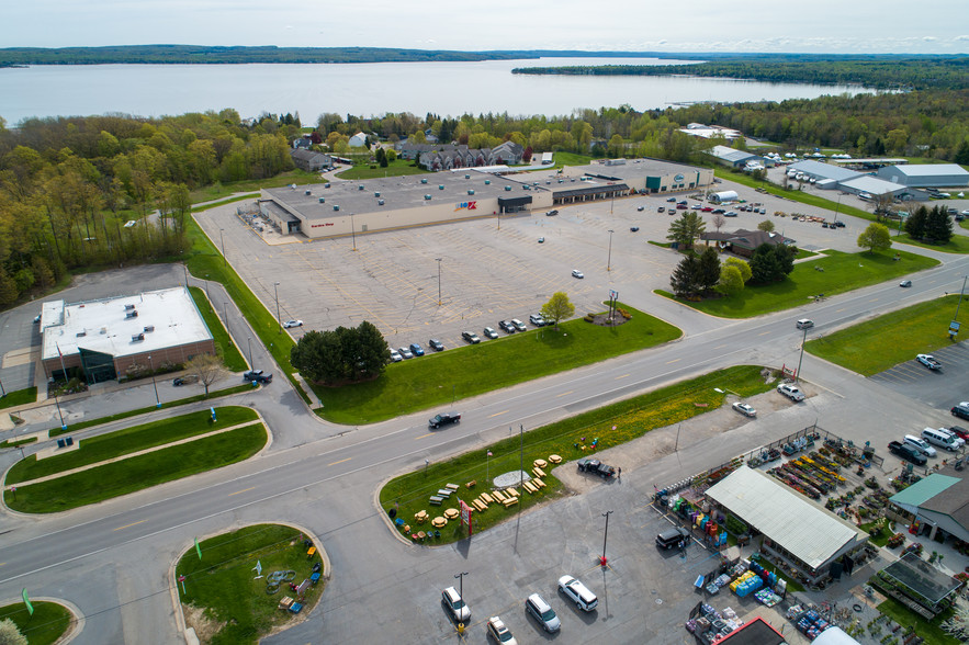 6600 M 66 N, Charlevoix, MI à louer - Aérien – Image 2 sur 7