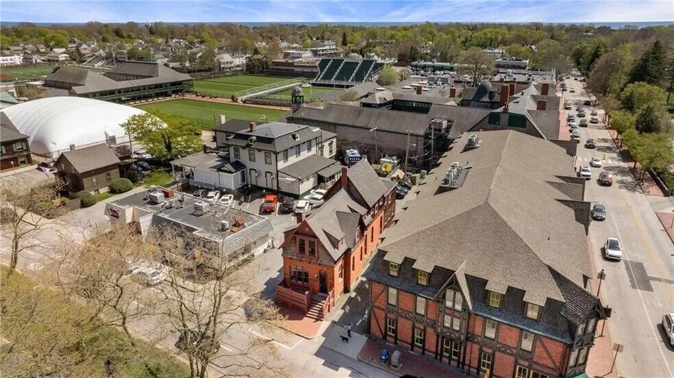 3 Memorial Blvd, Newport, RI à louer - Photo de l’immeuble – Image 2 sur 4