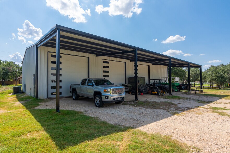 322 Logan Ranch Rd, Georgetown, TX à louer - Photo de l’immeuble – Image 3 sur 24