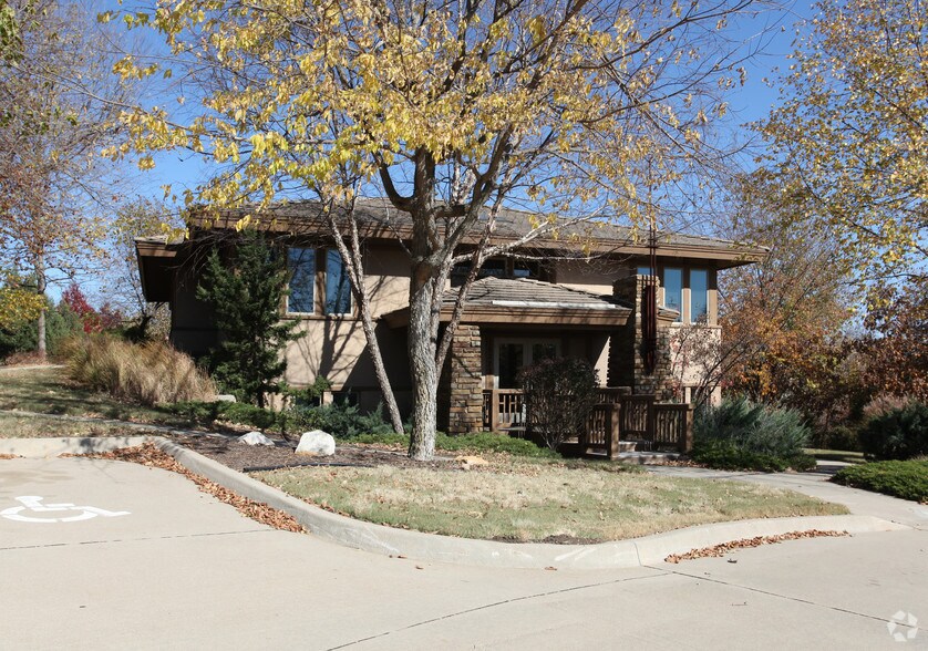 10275 Shadow Ridge Dr, Olathe, KS à vendre - Photo principale – Image 1 sur 3