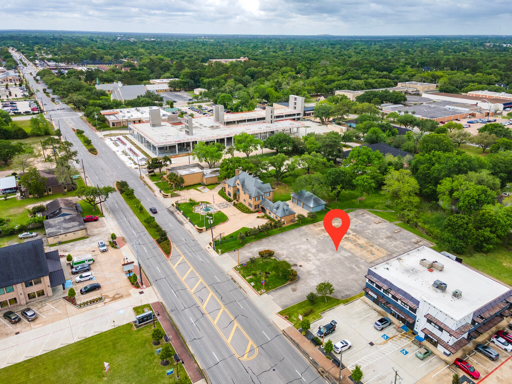 310 Friendswood Dr, Friendswood, TX à louer Photo principale– Image 1 sur 13